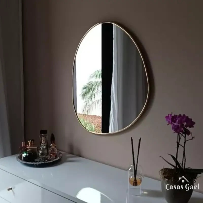 Nordhöhe Organischer Spiegel mit Rahmen